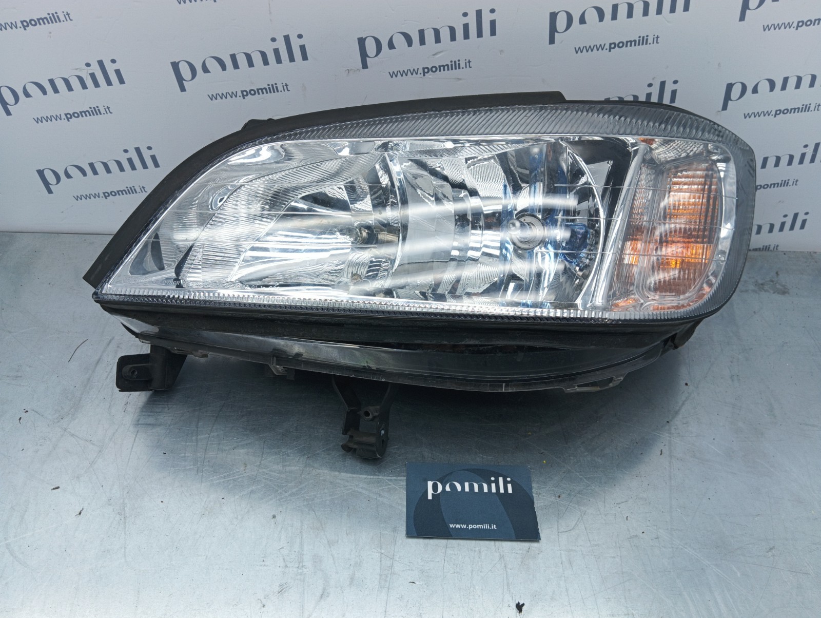 Pomili Fanaleria Opel Zafira faro anteriore sinistro 90582021 usato