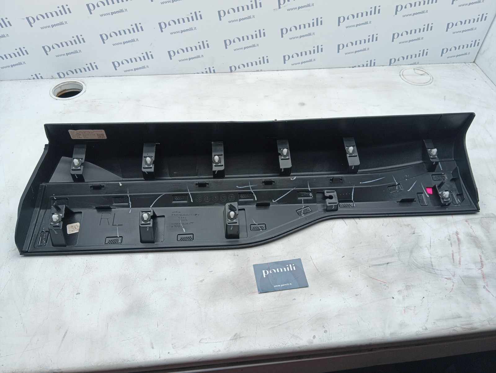 Pomili Lamierati esterni Modanatura porta Ford Edge ST FT4B R25A77 DFPRAA sinistra usata