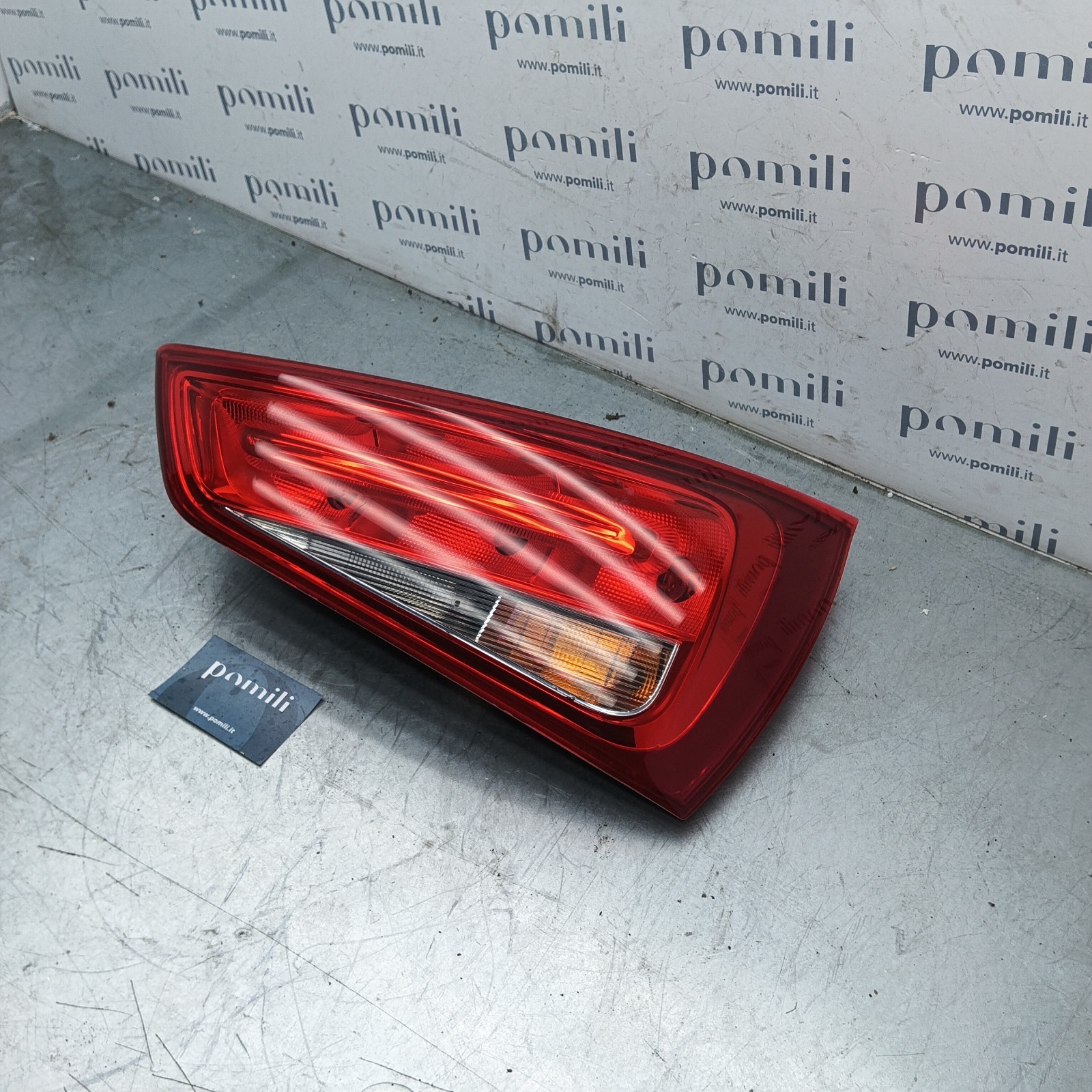 Pomili Fanaleria Audi A1 fanale posteriore sinistro 8X0945093D usato