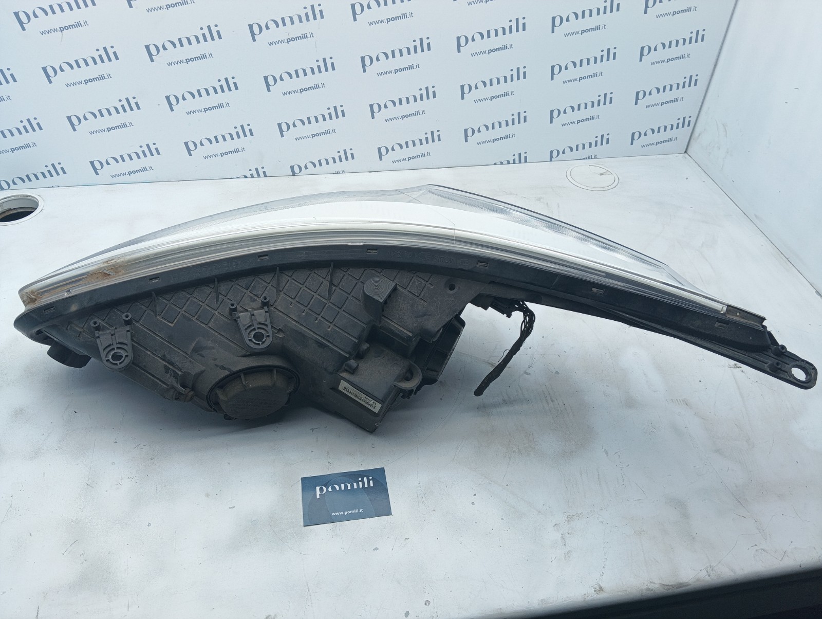 Pomili Fanaleria Kia Ceed 92102A2010 faro anteriore destro usato