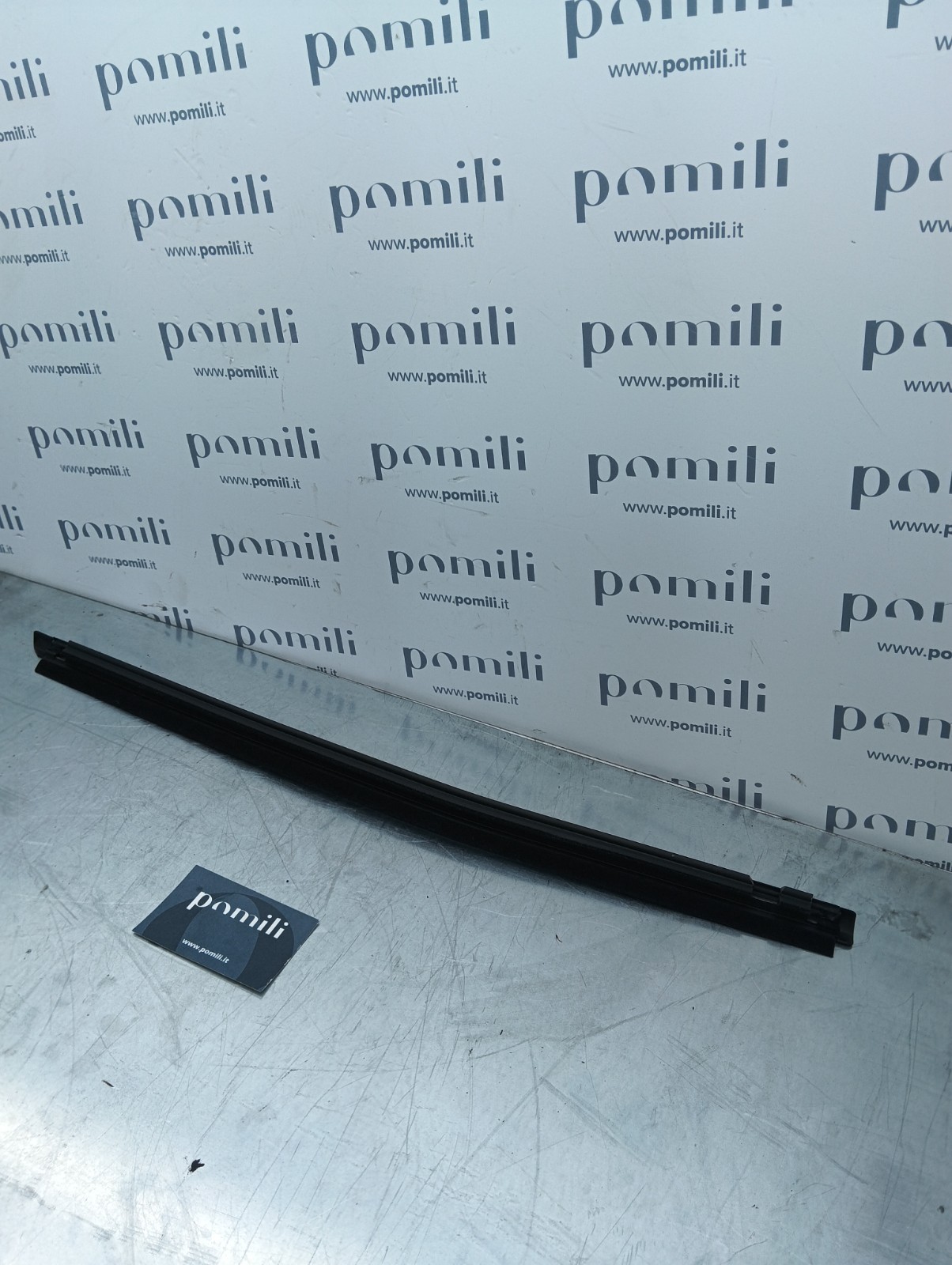 Pomili Lamierati esterni Guarnizione vetro porta posteriore Toyota Yaris prima serie destra 68180-52020 nuova
