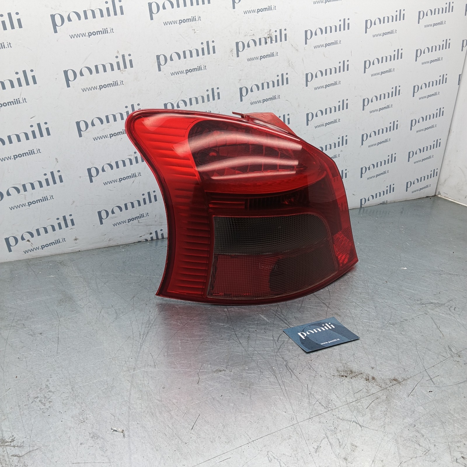 Pomili Fanaleria Fanale posteriore Toyota Yaris II sinistro alogeno 81561-52490 usato