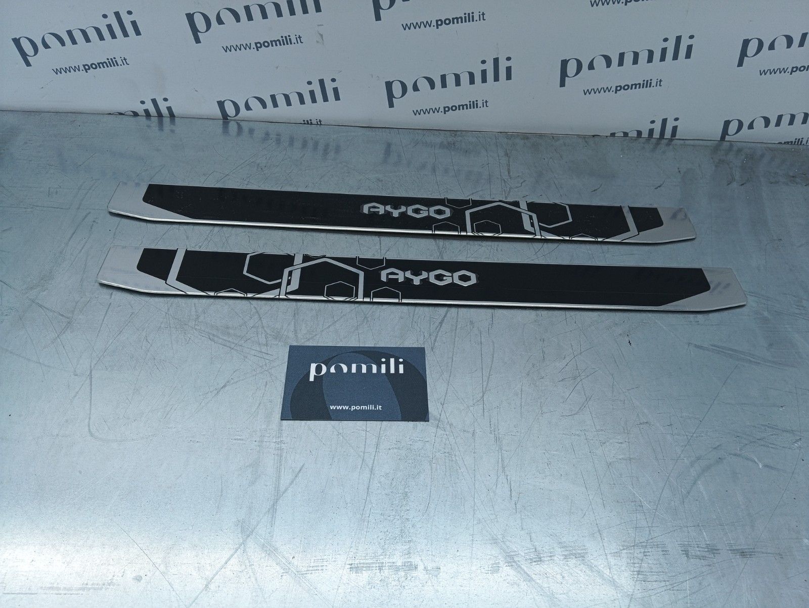 Pomili Lamierati esterni Set 2 battitacchi Toyota Aygo X PW382-0H001 nuovi