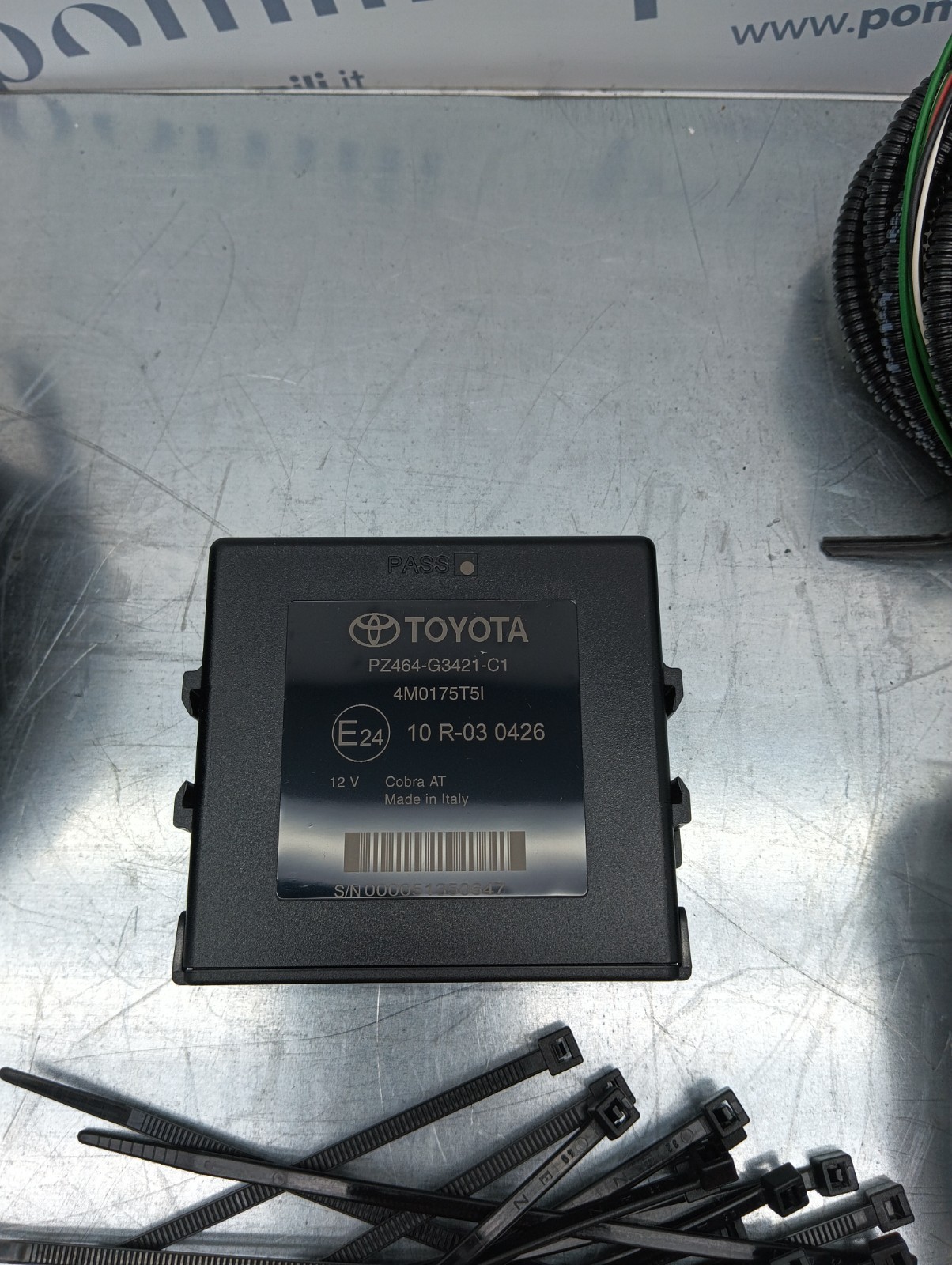 Pomili Elettronica/batteria ibride kit sensori parcheggio anteriore Toyota Prius PZ464-G3421-D0 usato