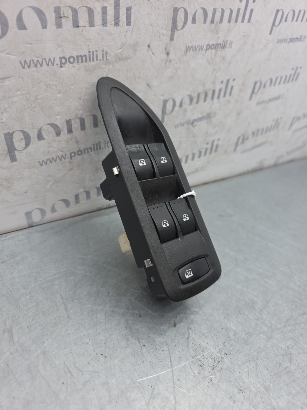 Pomili Rivestimenti interni e parti interne Pulsantiera anteriore sinistra Renault Laguna II 8200397299B usata