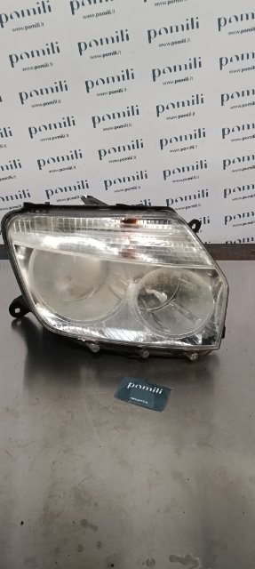 Pomili Fanaleria Dacia Duster proiettore anteriore destro