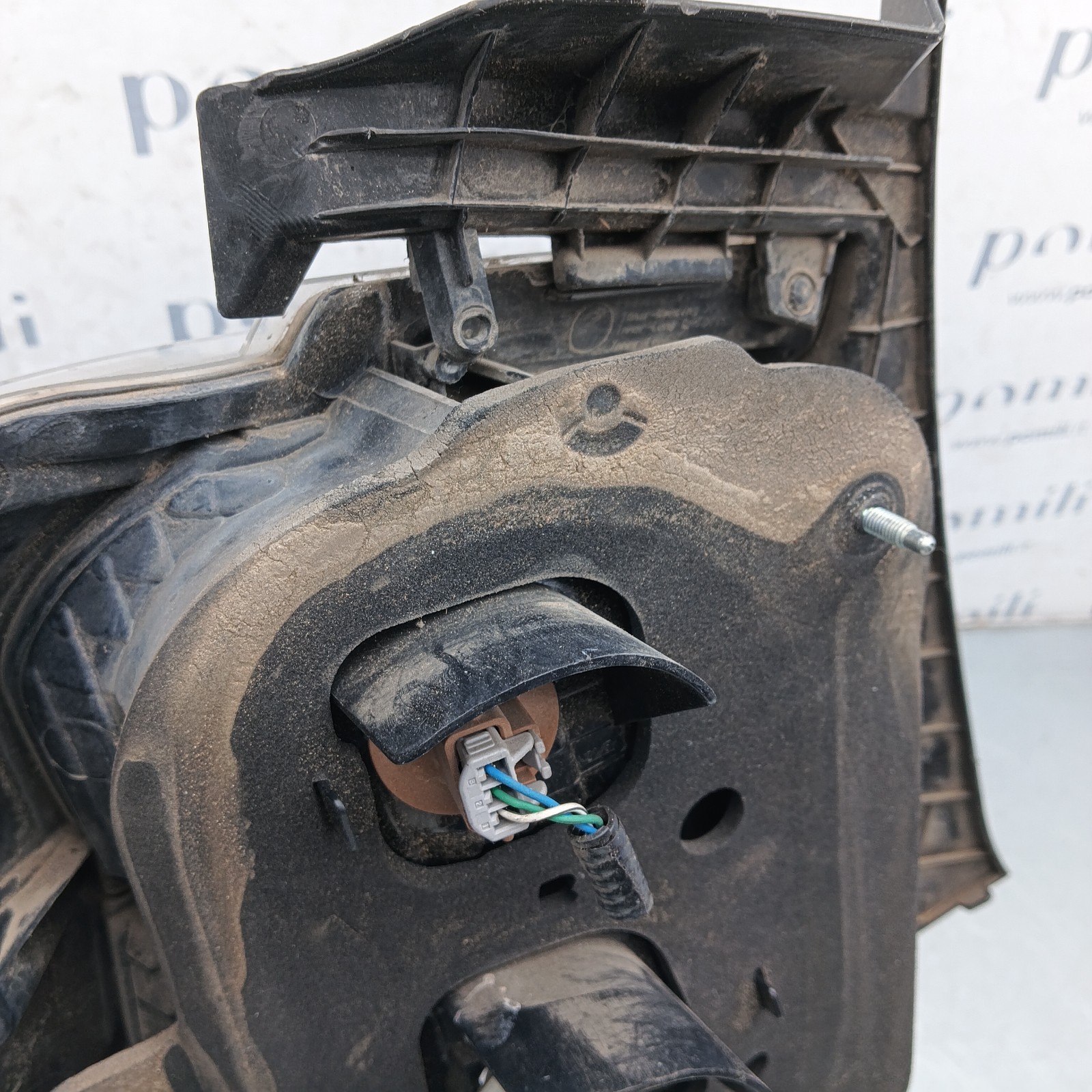 Pomili Fanaleria Toyota IQ fanale posteriore destro usato