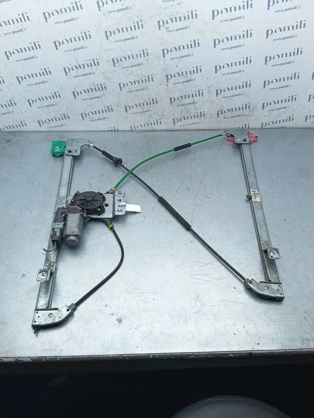 Pomili Rivestimenti interni Alzacristalli anteriore destro 400983F usato