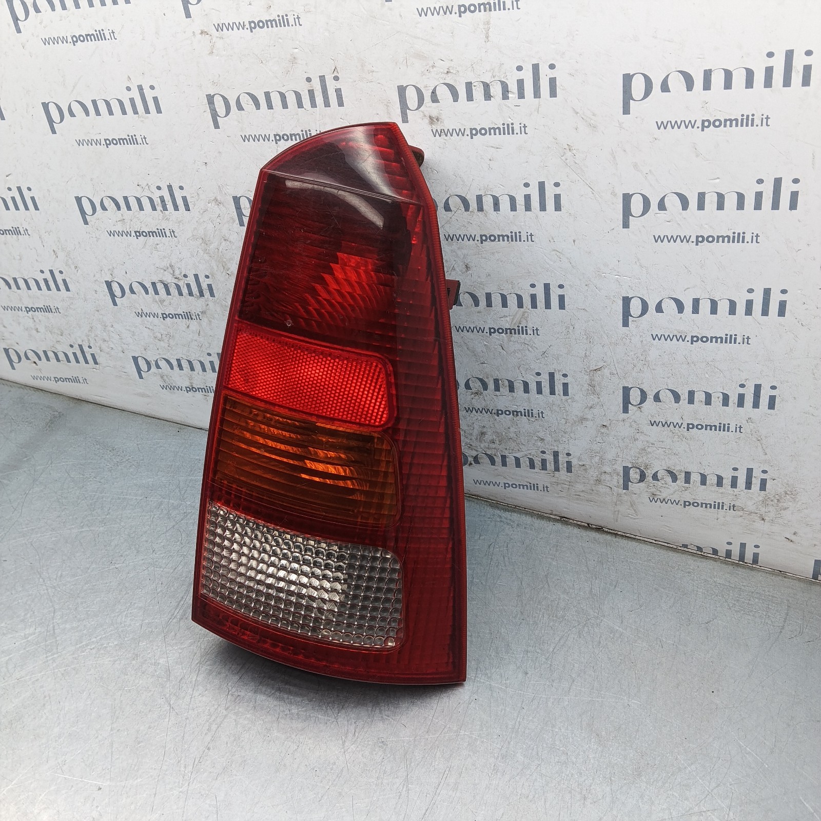 Pomili Fanaleria Ford Focus XS4X13N004 fanale posteriore destro usato