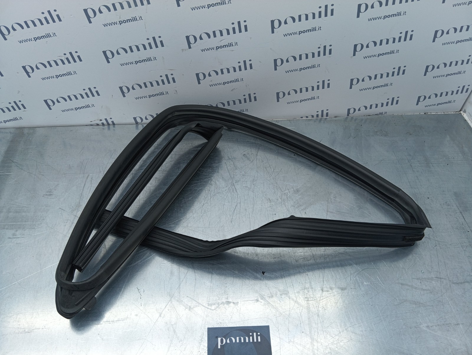 Pomili Cristalli Guarnizione vetro sportello Toyota Aygo (2014-18) 68151-0H040 nuova
