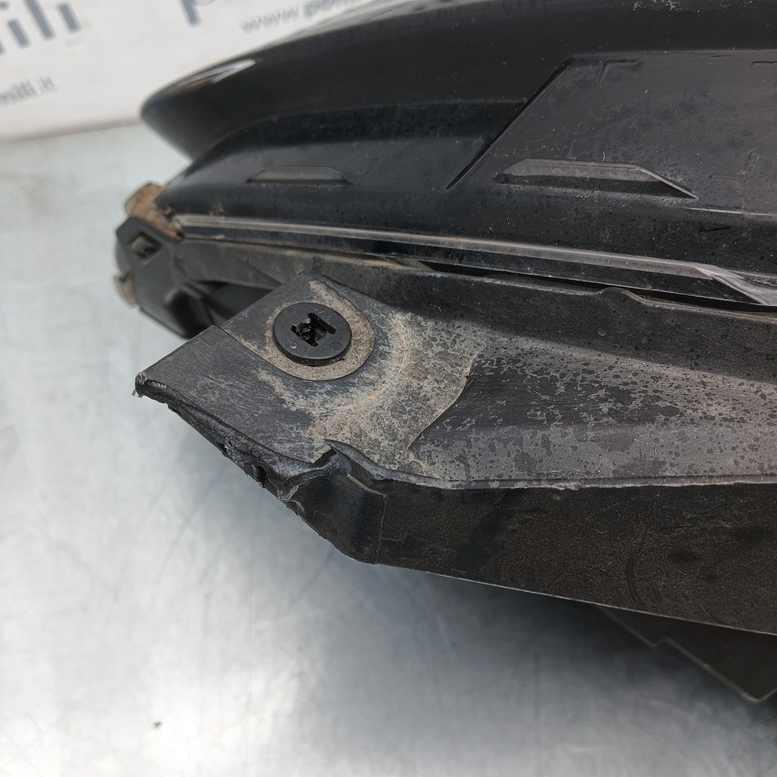 Pomili Fanaleria Ford Puma II L1TB-13E014-GH faro anteriore destro usato