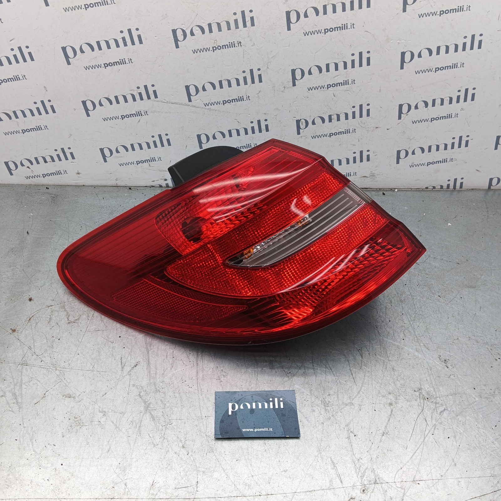 Pomili Fanaleria Mercedes-Benz Classe B fanale posteriore sinistro usato