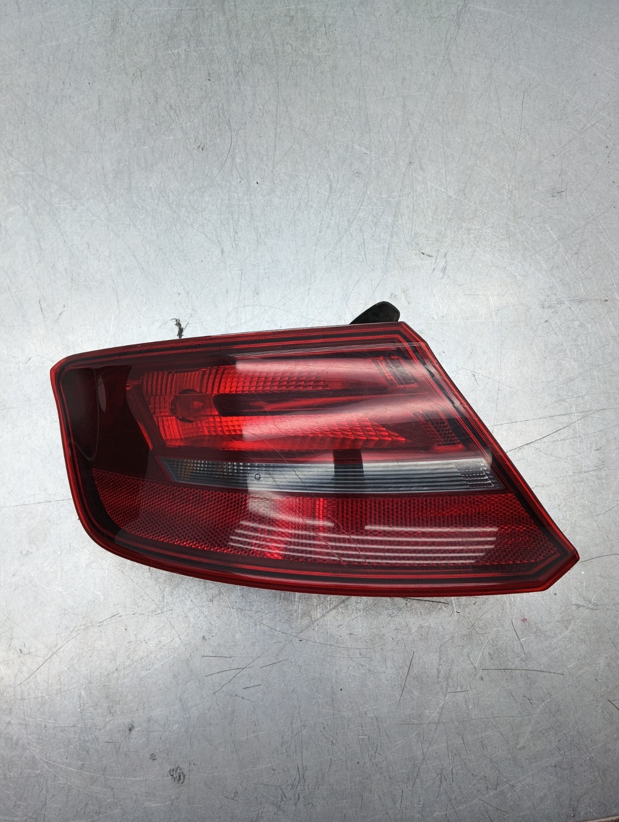 Pomili Fanaleria Fanale posteriore sinistro Audi A3 8V4945095 usato