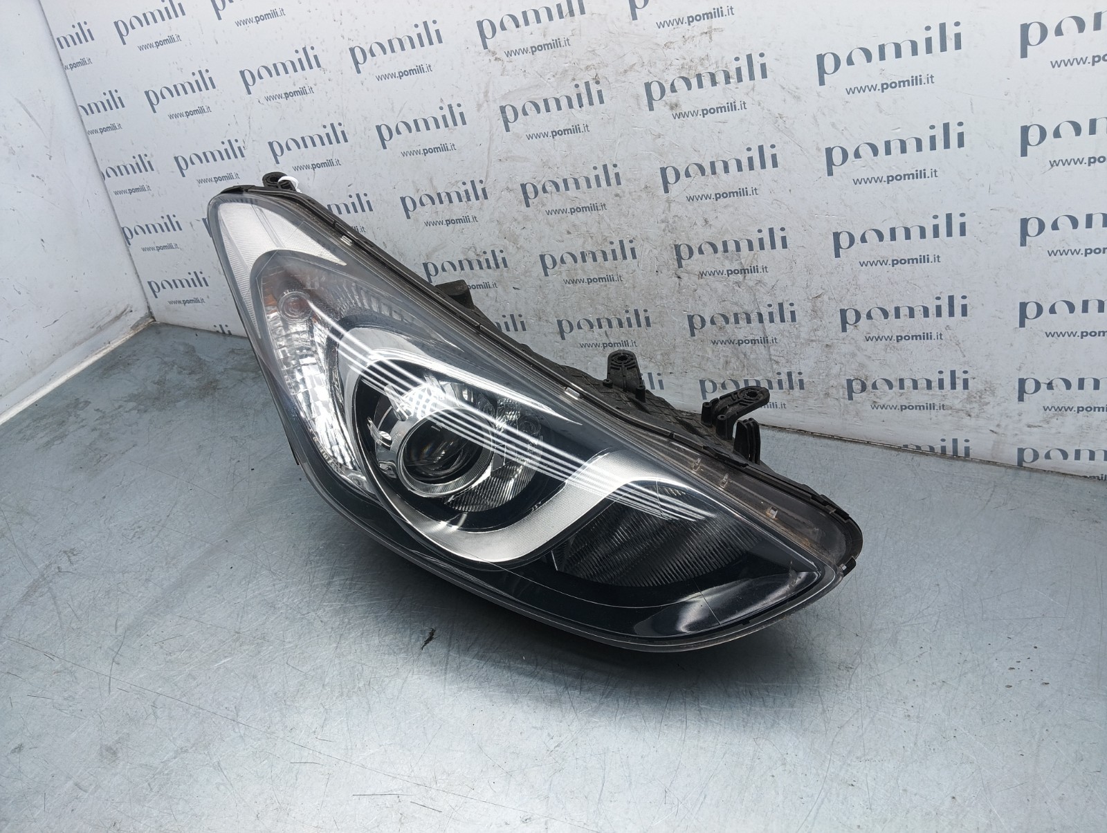 Pomili Fanaleria Faro anteriore Hyundai I30 92102-A6100 usato