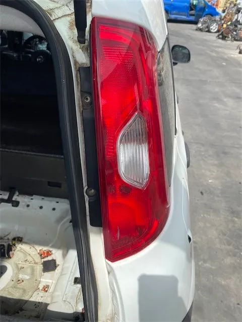 Pomili Fanaleria fanale posteriore destro Fiat Panda Van 33 2012-2018