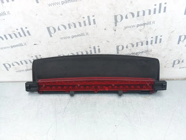 Pomili Fanaleria Terzo Stop Fanale centrale Audi A6 Avant 4F5945097 usato