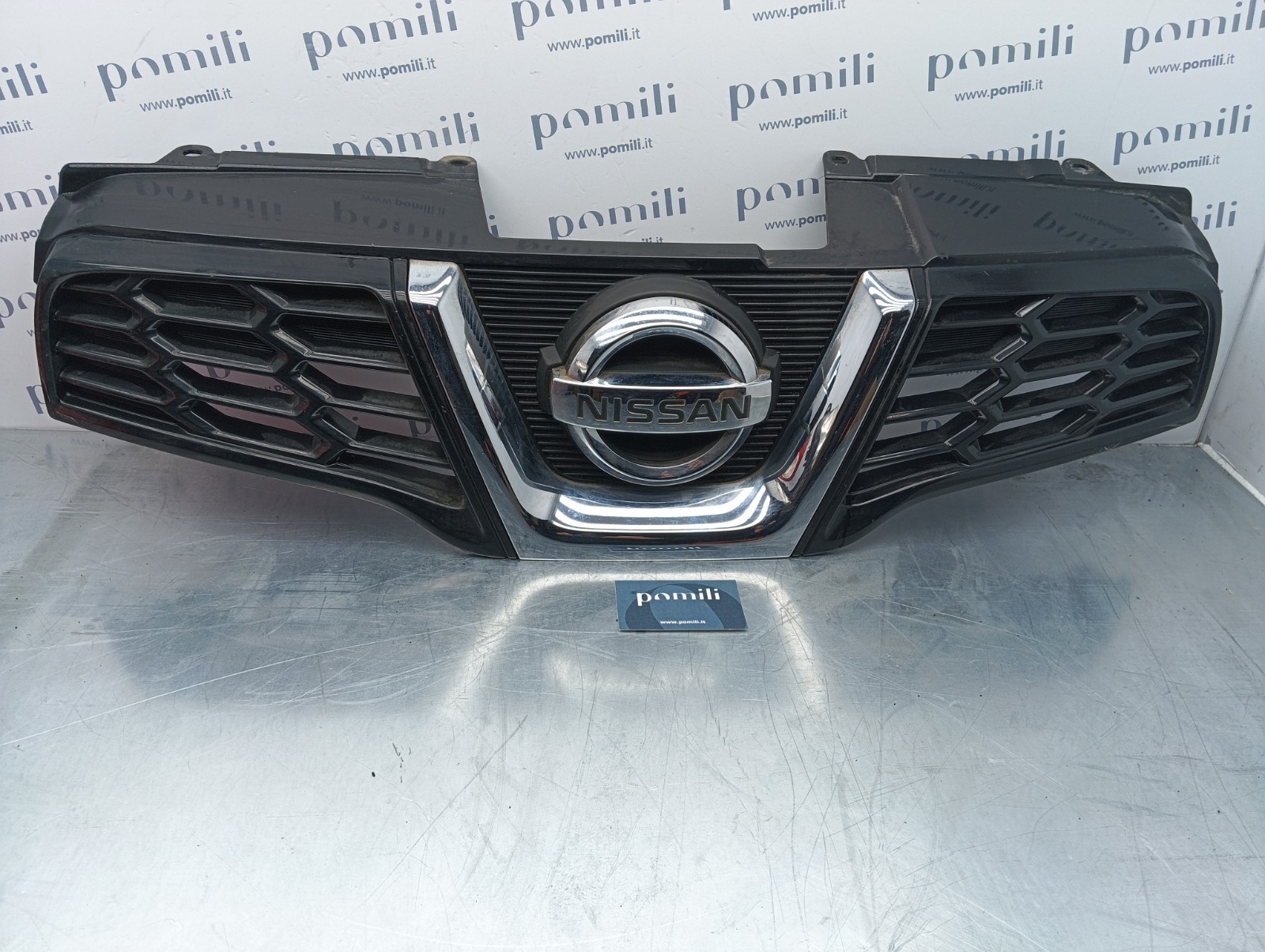 Pomili Lamierati esterni Griglia frontale Nissan Qashqai 62310-BR00A usata