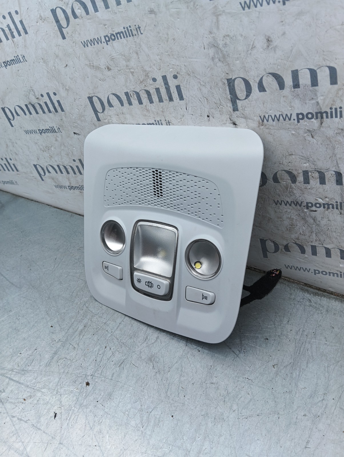 Pomili Fanaleria Peugeot 208/2008 9673810977 plafoniera usata