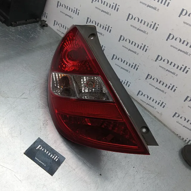 Pomili Fanaleria Fanale posteriore Hyundai i20 sinistro 92401-4P000 usato