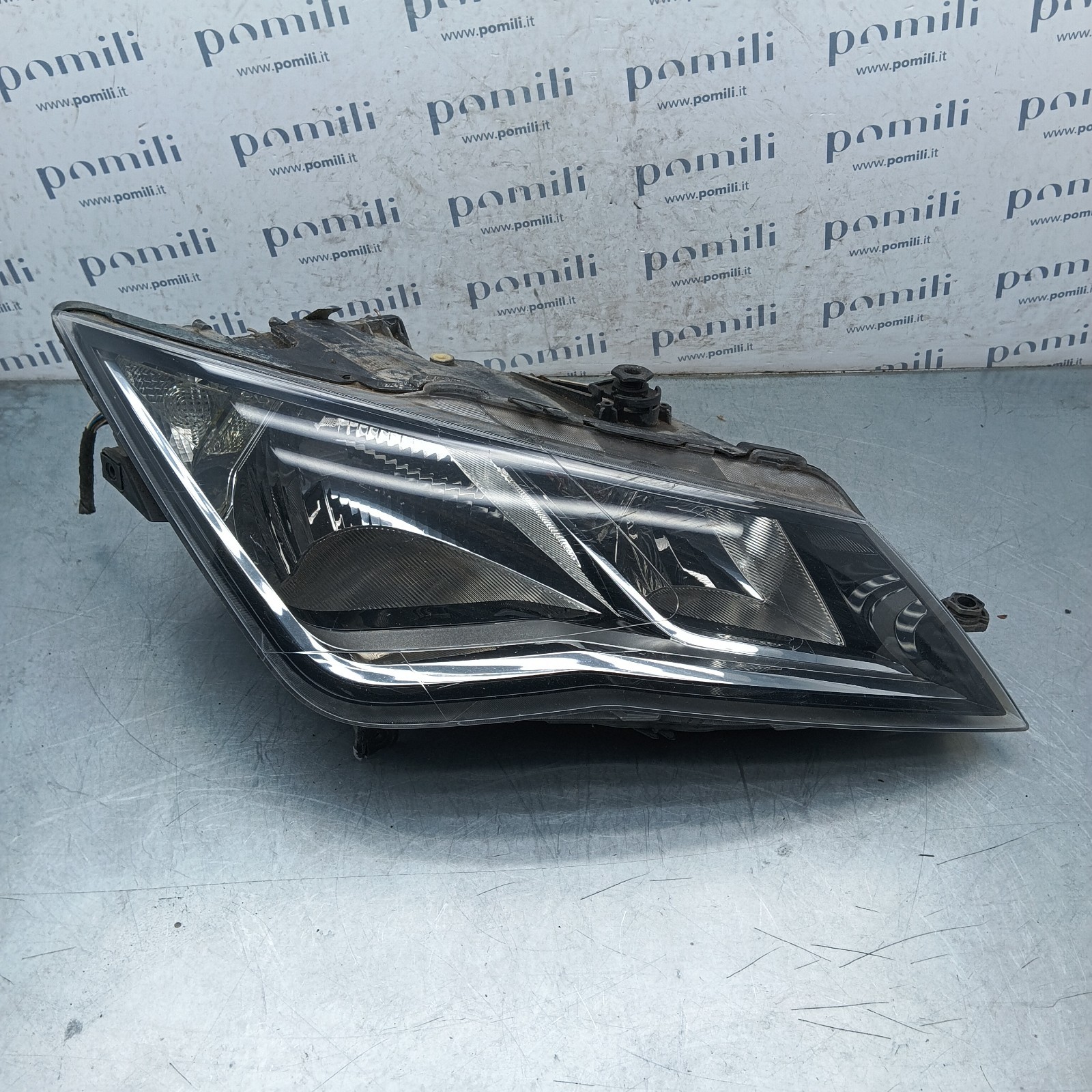 Pomili Fanaleria Seat Leon 5F pre-restyling faro anteriore destro usato