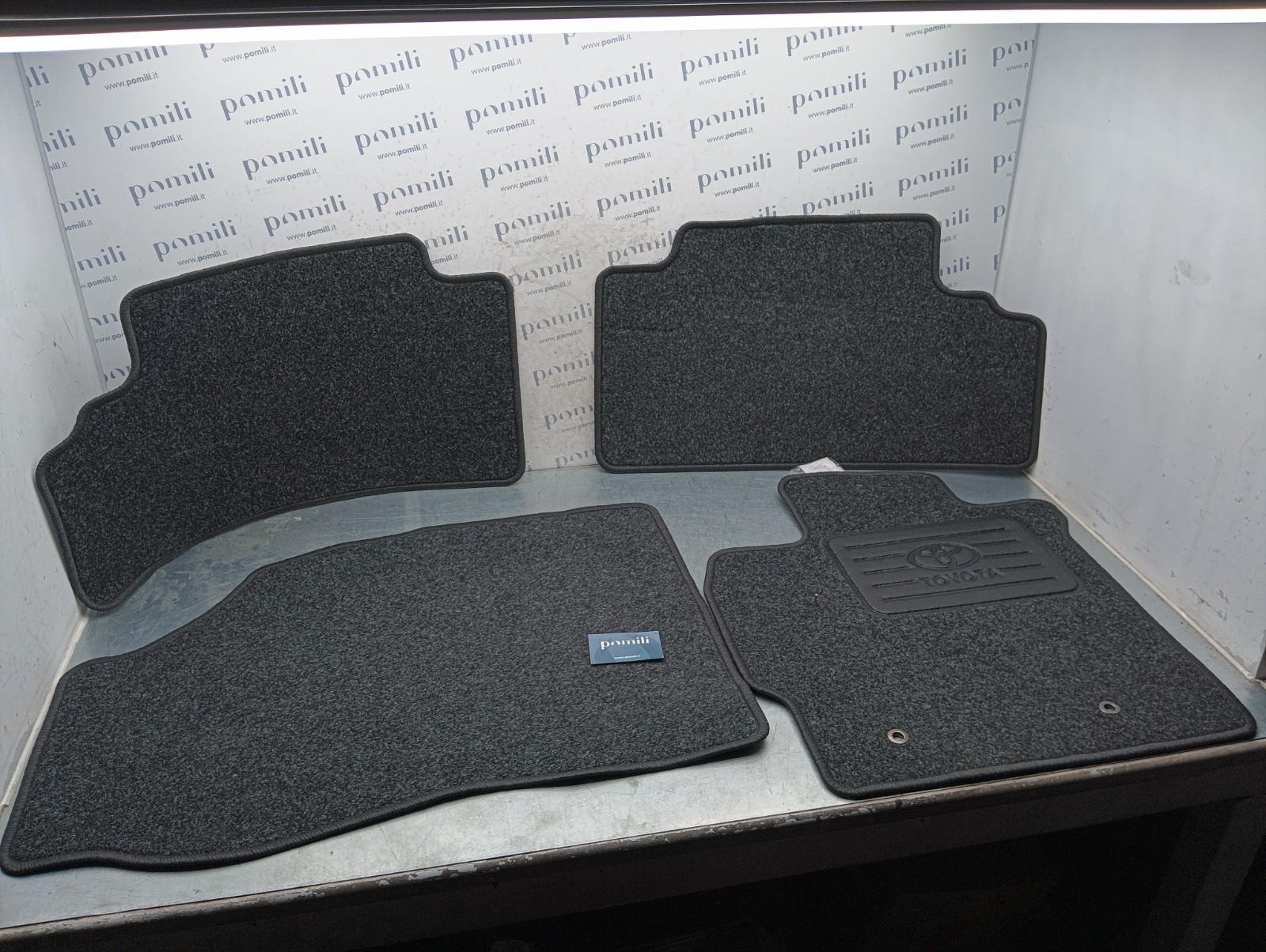 Pomili Rivestimenti interni PZ410-E935K-HA set tappetini Toyota Auris completo