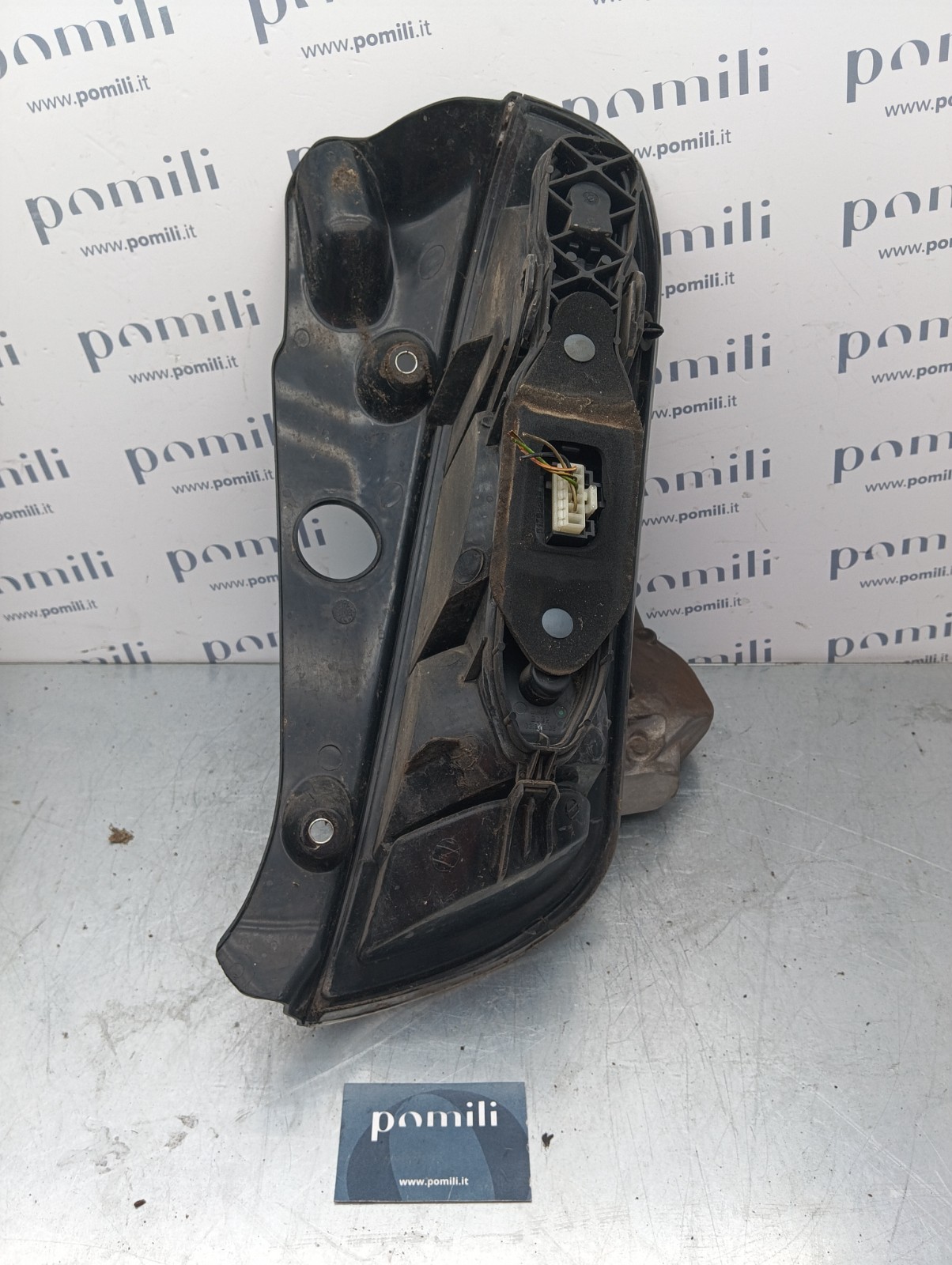 Pomili Fanaleria Y 1° serie fanale posteriore destro 51753384 usato