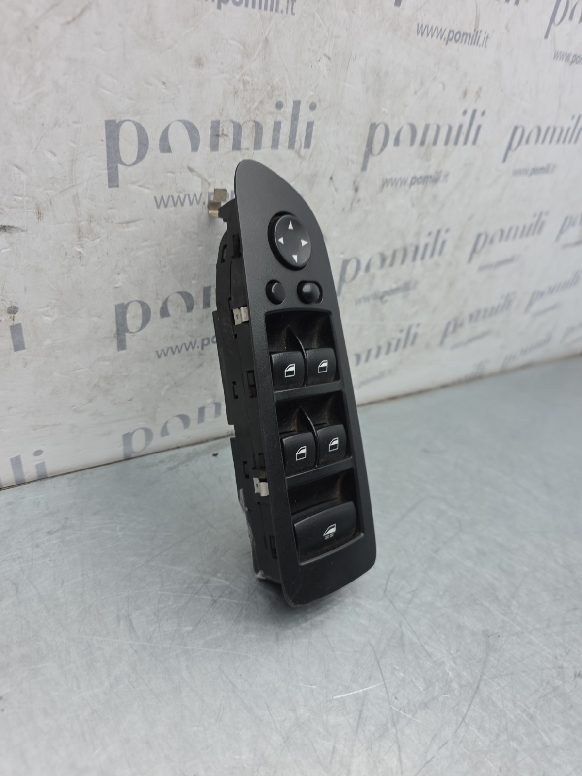 Pomili Rivestimenti interni e parti interne Pulsantiera anteriore sinistra BMW S1 120d (E82) 11W03K1-03