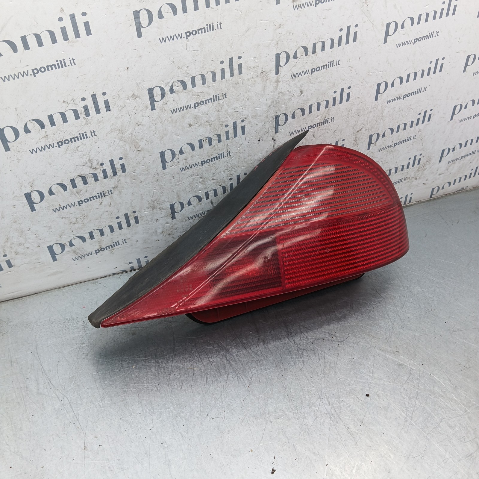 Pomili Fanaleria Fanale posteriore destro Lancia Ypsilon 337508 usato