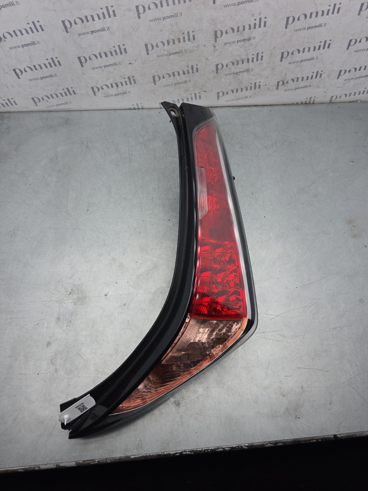 Pomili Fanaleria Toyota Aygo II 81551-0H110 fanale posteriore destro LED usato