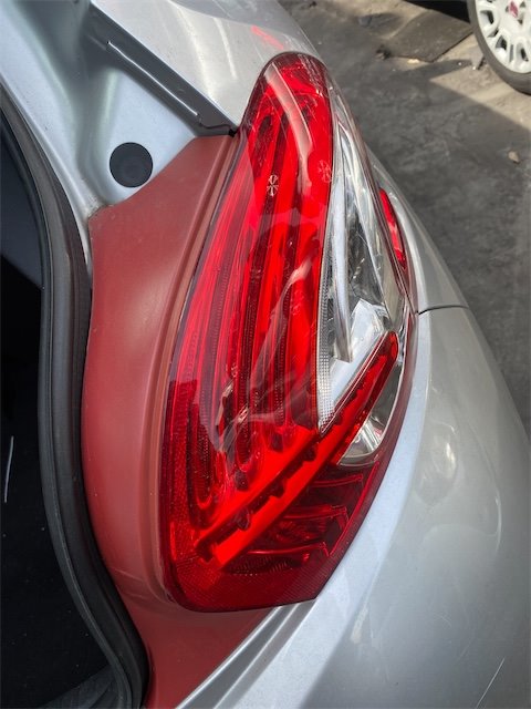 Pomili Fanaleria Fanale post. DX PEUGEOT 208 (01/12>11/15<)