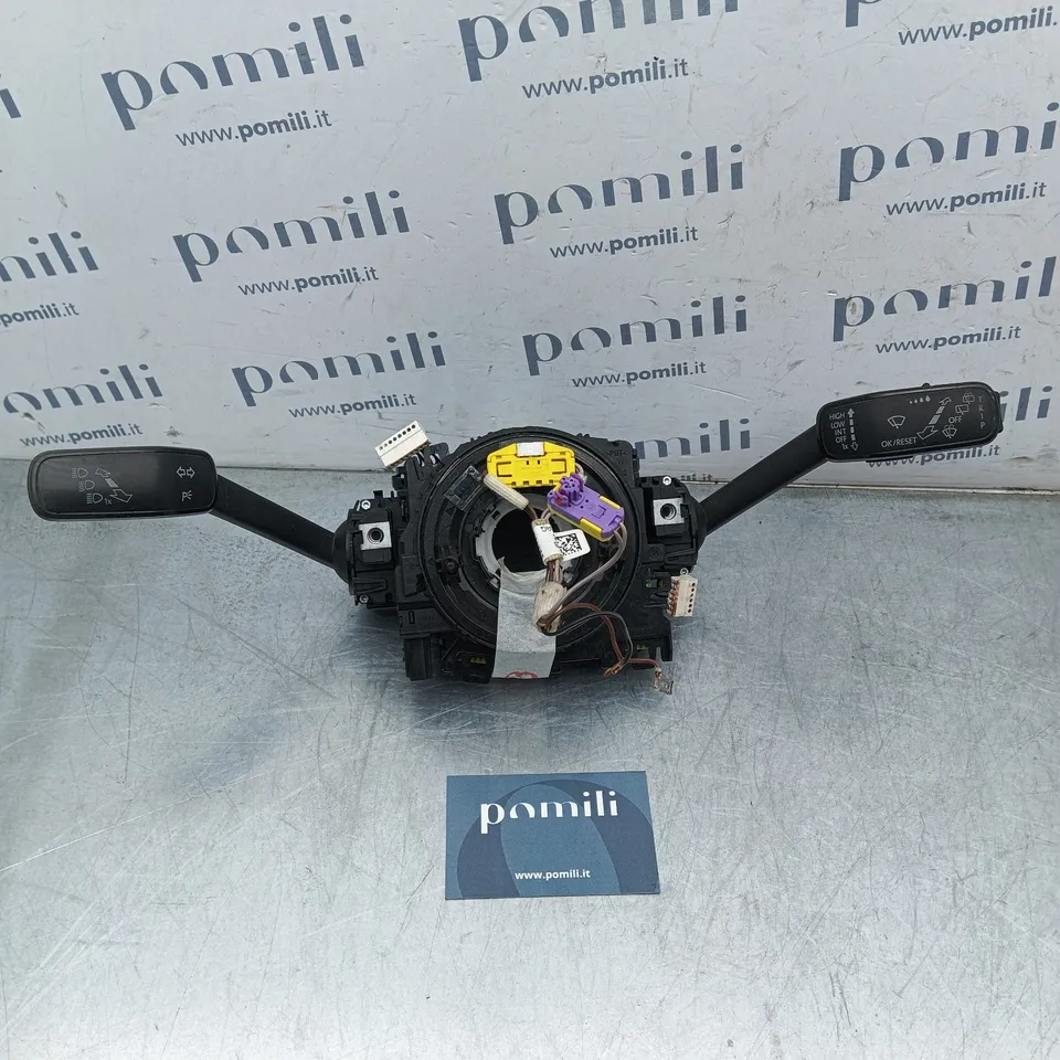 Pomili Rivestimenti interni e parti interne Devioluci Golf VII 5Q0953507GB usato