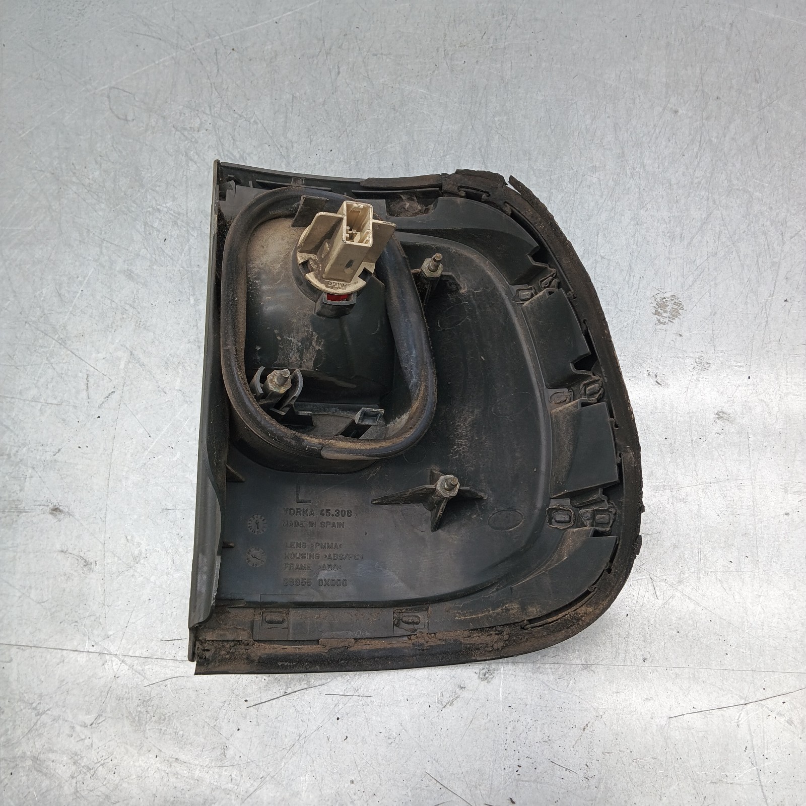 Pomili Fanaleria Fanale posteriore sinistro Nissan Terrano II (1996-2007) 268550X000 usato