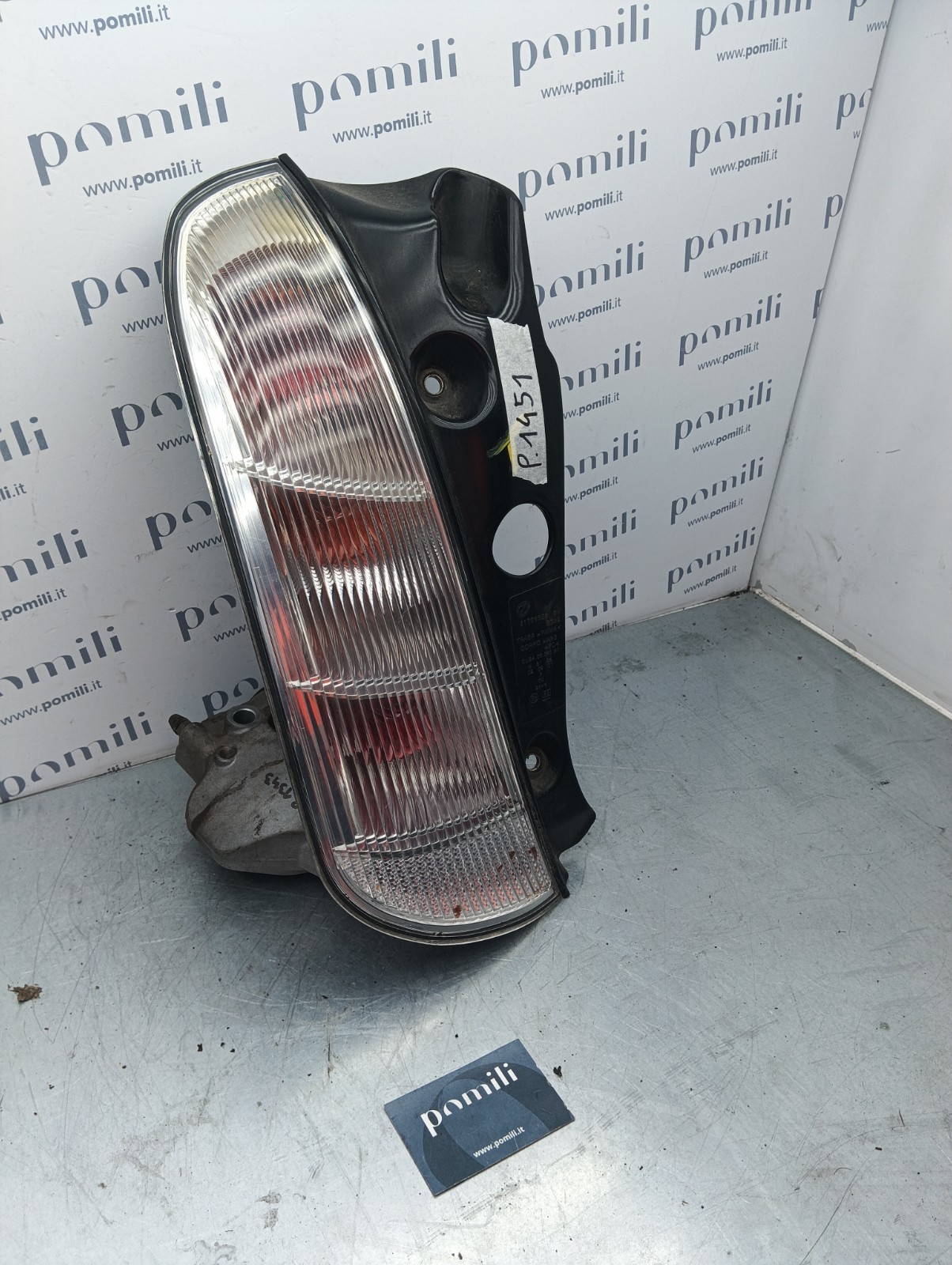 Pomili Fanaleria Y 1° serie fanale posteriore destro 51753384 usato