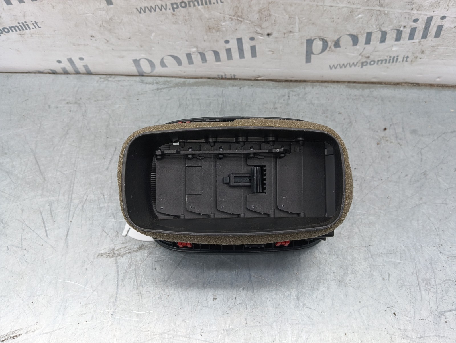 Pomili Climatizzazione Toyota Yaris (2020-2026) bocchetta aria sinistra usata