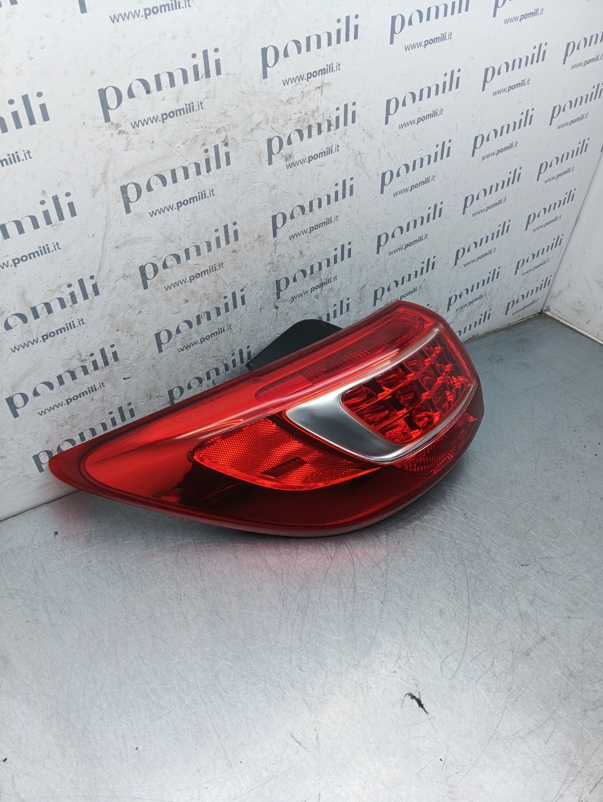 Pomili Fanaleria Fanale posteriore sinistro Kia Sportage 924013W0 usato