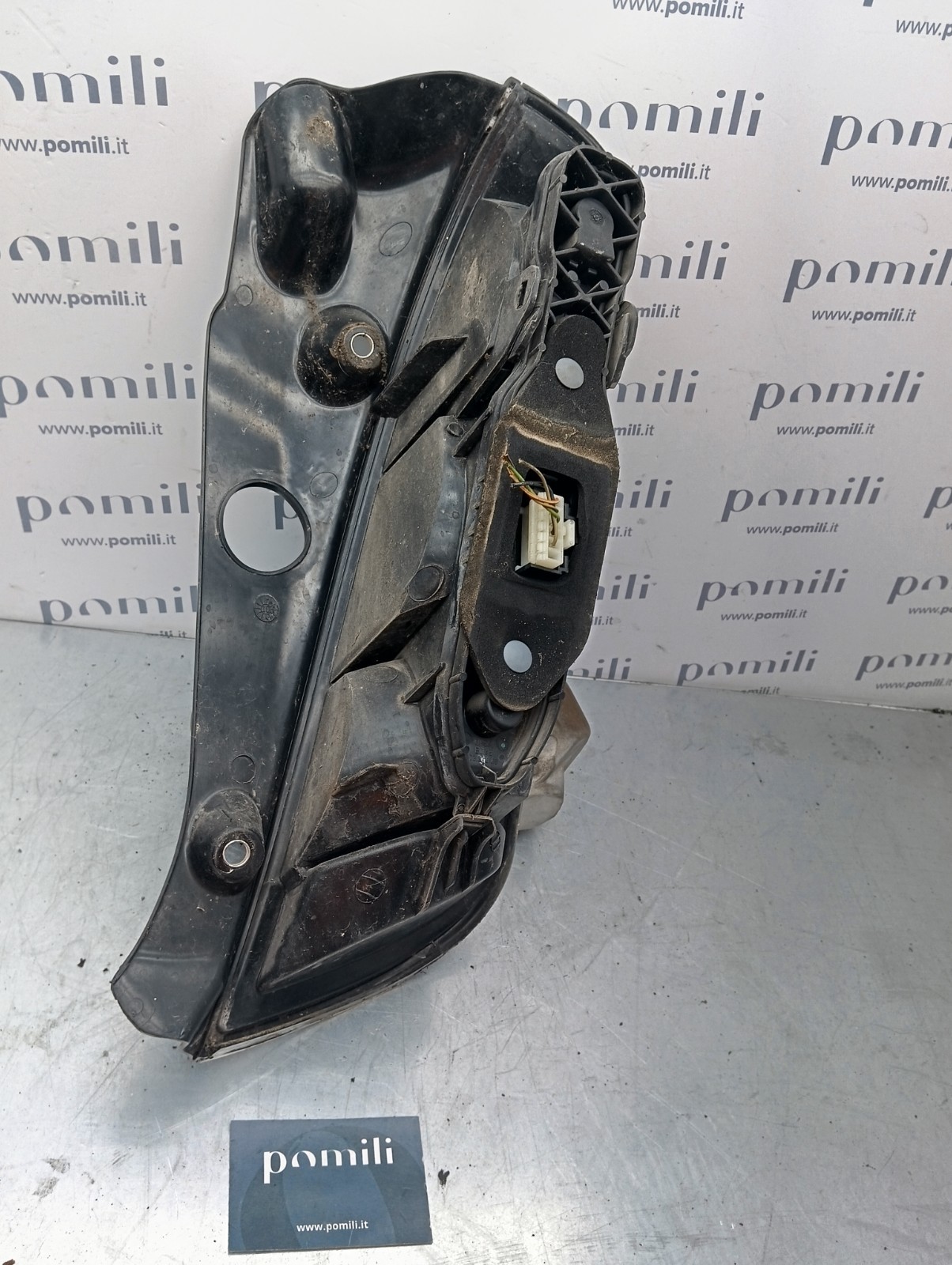 Pomili Fanaleria Y 1° serie fanale posteriore destro 51753384 usato