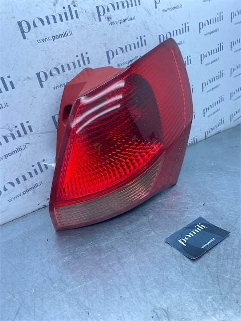 Pomili Fanaleria KIA VENGA fanale posteriore esterno destro