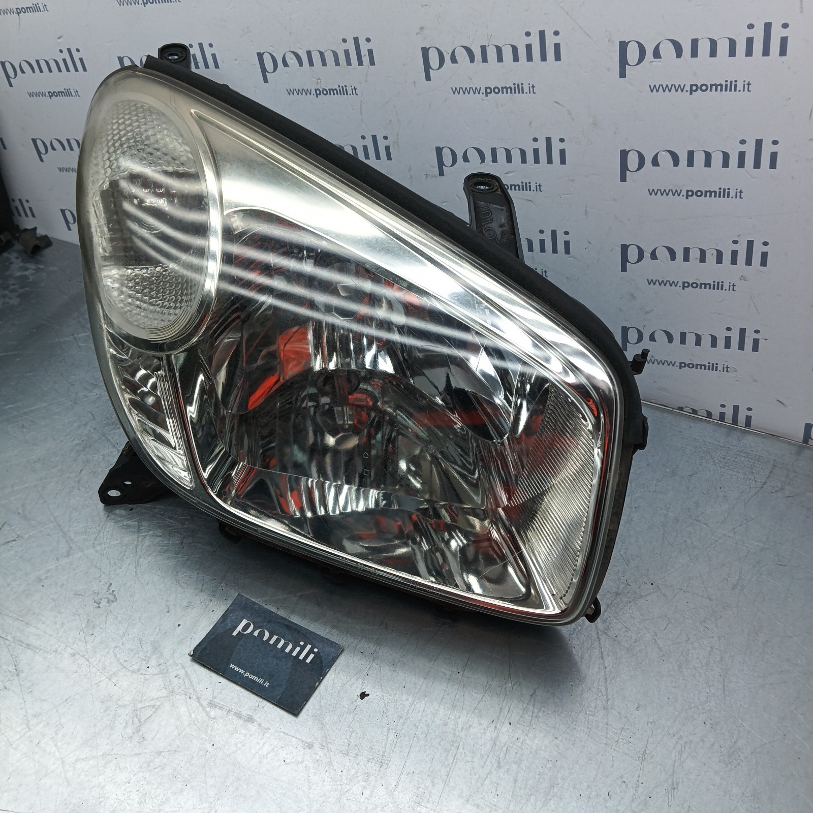 Pomili Fanaleria Toyota RAV4 II 81105-42270 faro anteriore destro usato