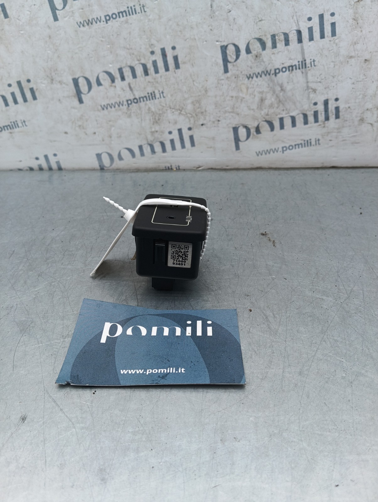 Pomili Elettronica/batteria ibride Presa multimediale USB/AUX Fiat Ducato 7356546330 usata