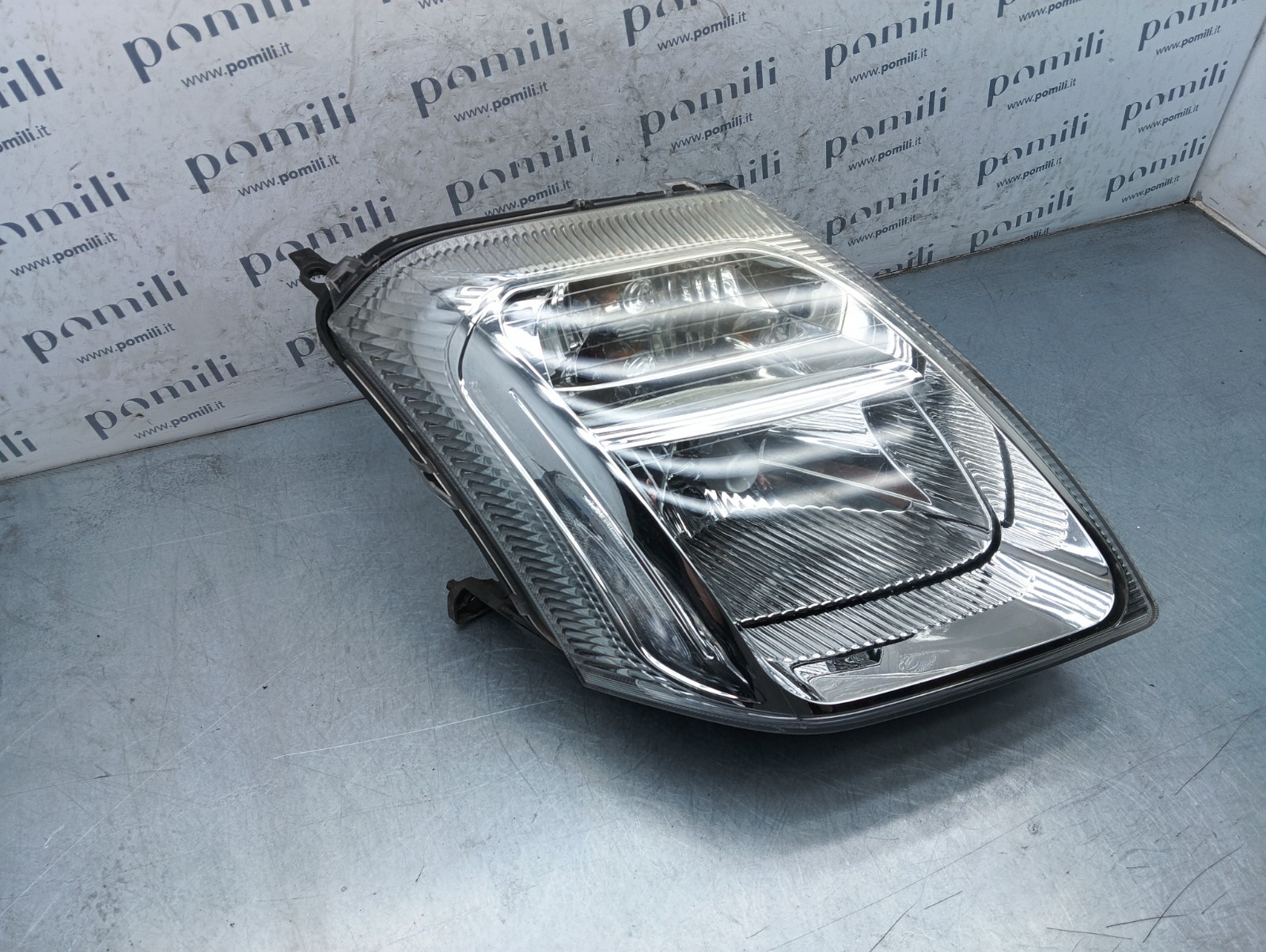 Pomili Fanaleria Faro anteriore Citroën C2 08-552-1119R destro usato