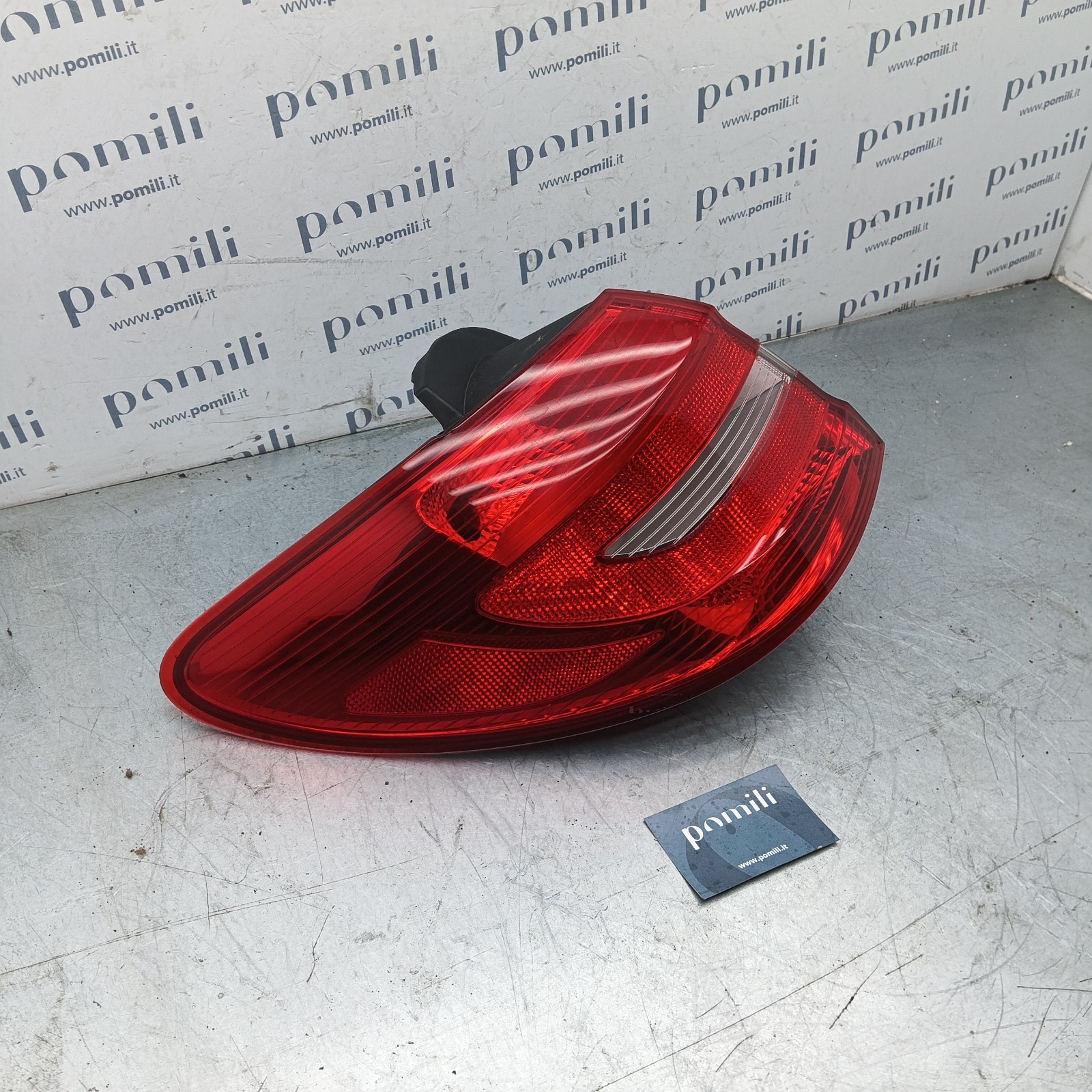 Pomili Fanaleria Mercedes-Benz Classe B fanale posteriore sinistro usato