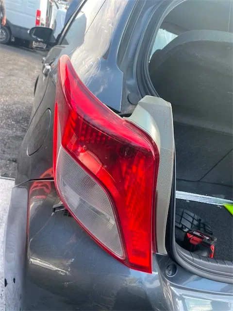 Pomili Fanaleria Fanale post. SX Toyota Yaris (09/11>02/15<)