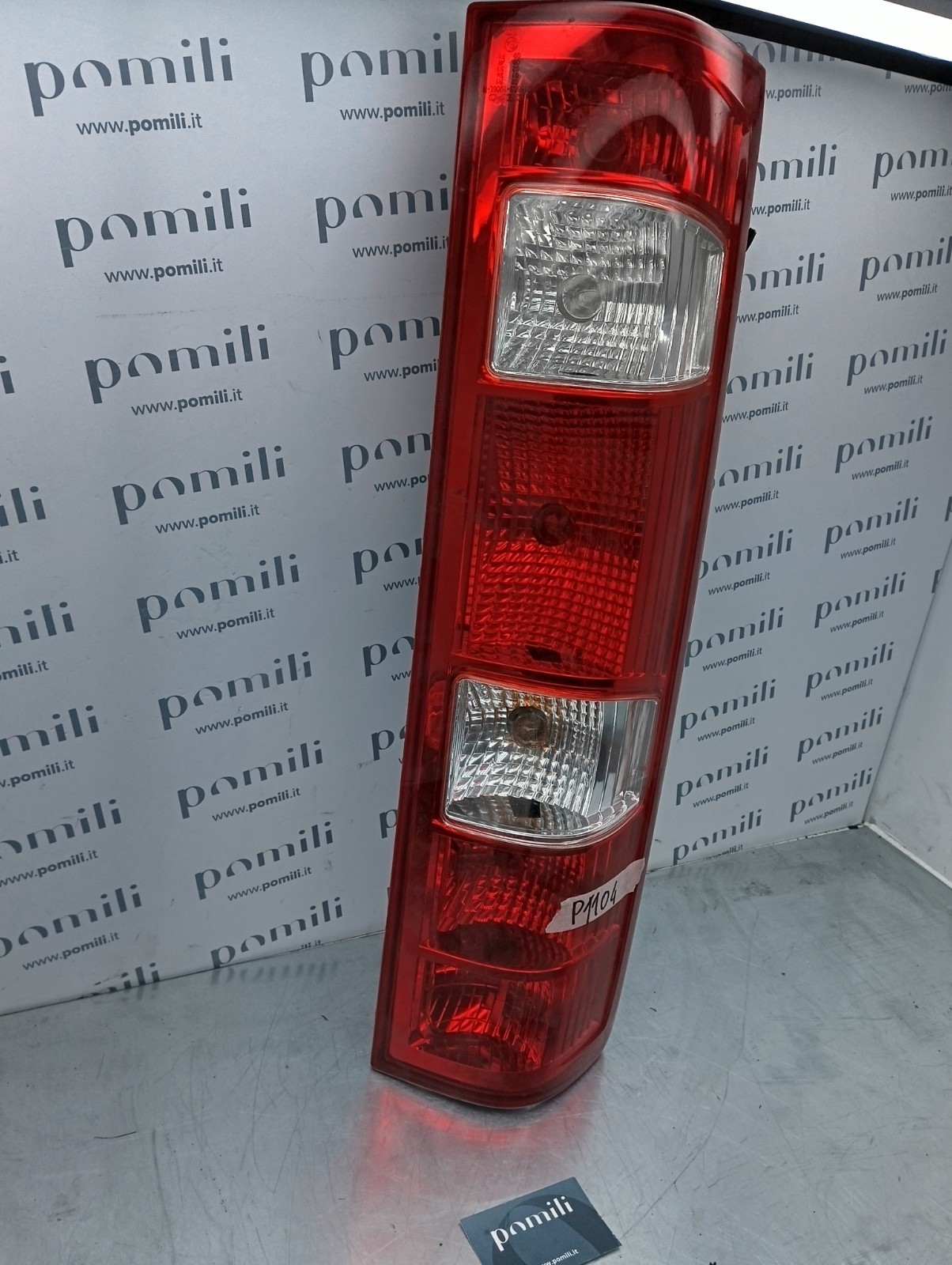 Pomili Fanaleria Fanale posteriore sinistro Iveco Daily IV 08-663-1906L-R usato