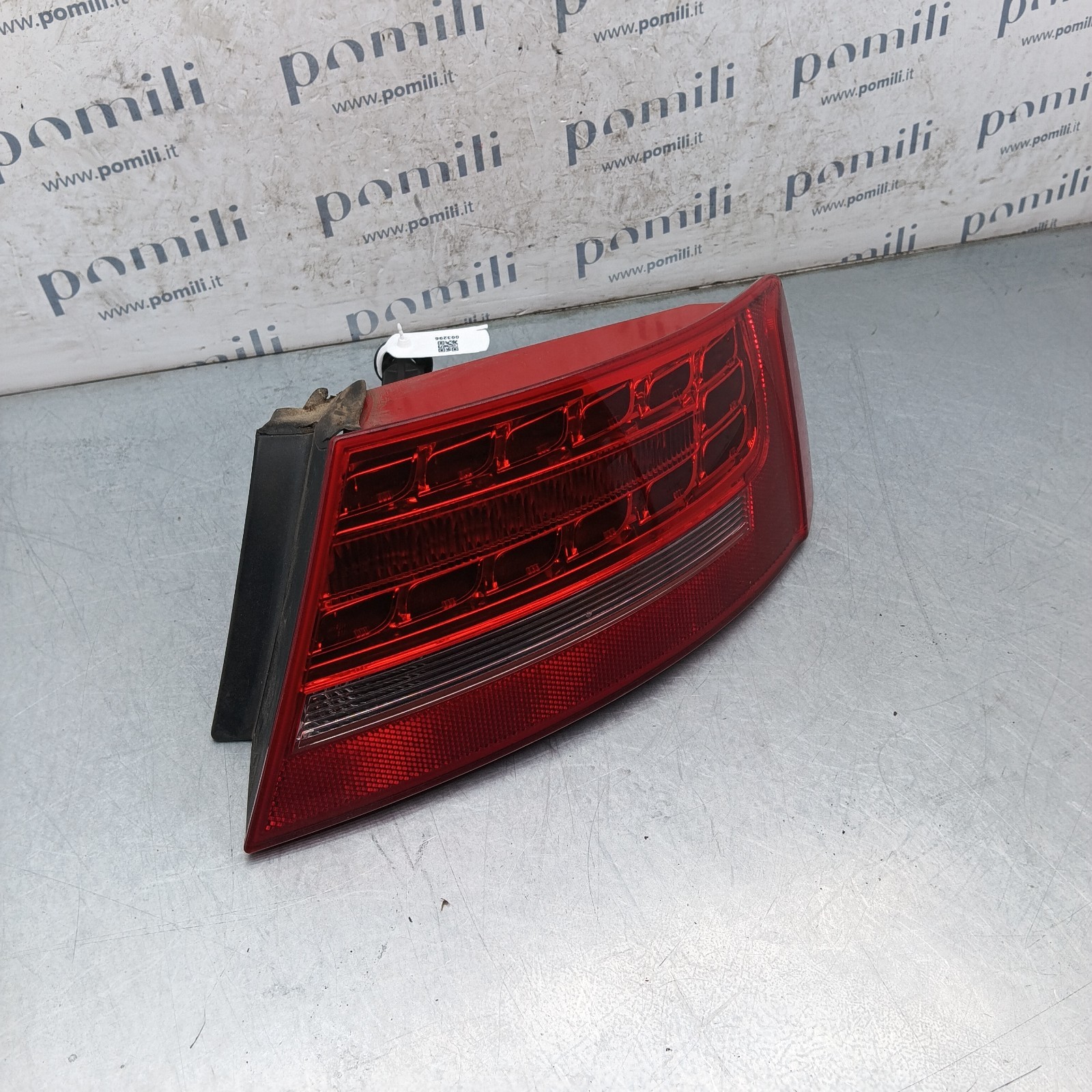 Pomili Fanaleria 8T8945096 fanale posteriore destro usato LED