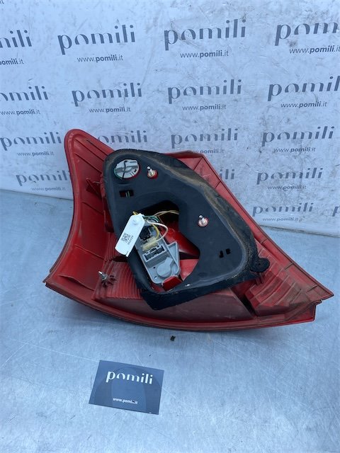 Pomili Fanaleria TOYOTA YARIS Fanale posteriore destro