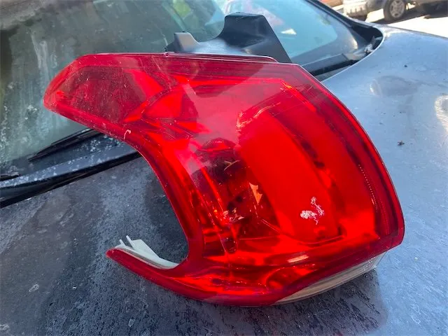Pomili Fanaleria Peugeot 2008 fanale posteriore sinistro