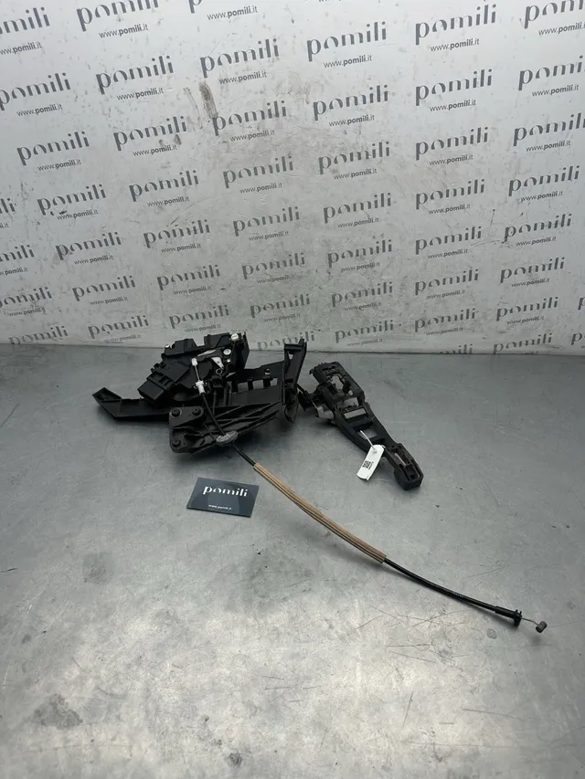 Pomili Lamierati esterni Ford Focus C-Max serratura posteriore sinistra 3M5A-R26413-BS usata