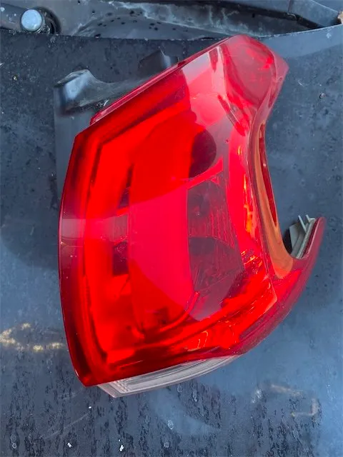 Pomili Fanaleria Peugeot 2008 fanale posteriore destro esterno