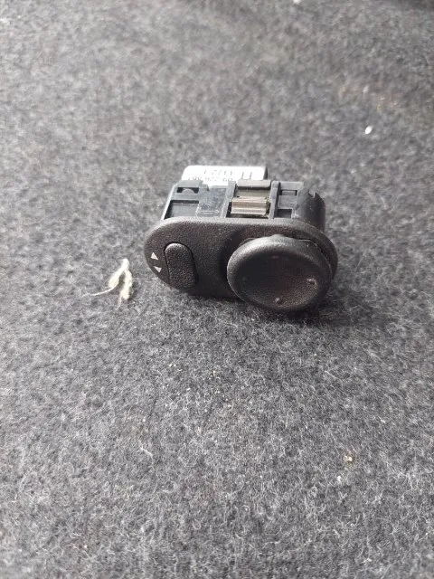 Pomili Rivestimenti interni e parti interne Interruttore regolazione retrovisore esterno Opel Agila H00 04/00–09/04