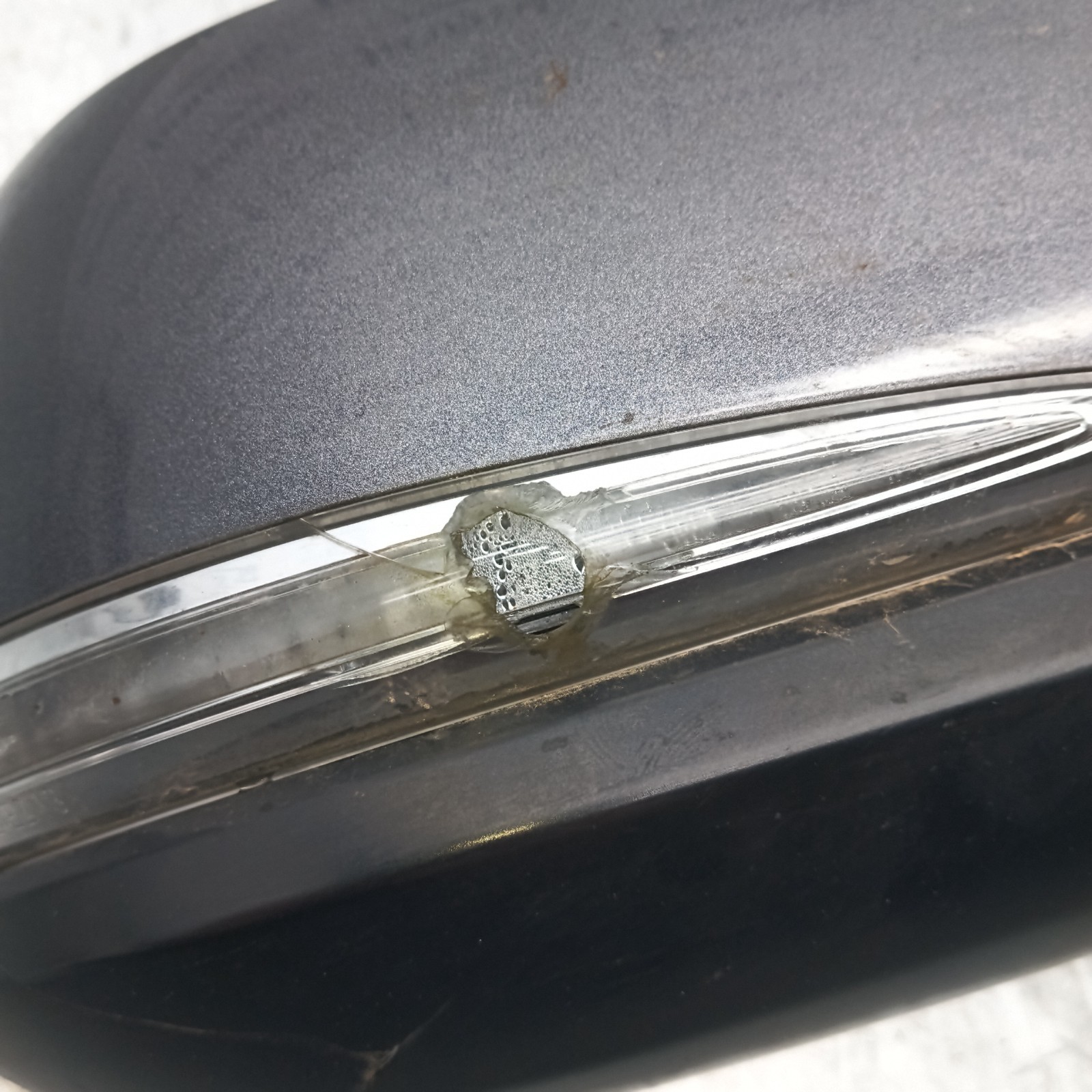 Pomili Cristalli Toyota RAV4 045428 specchietto retrovisore destro danneggiato